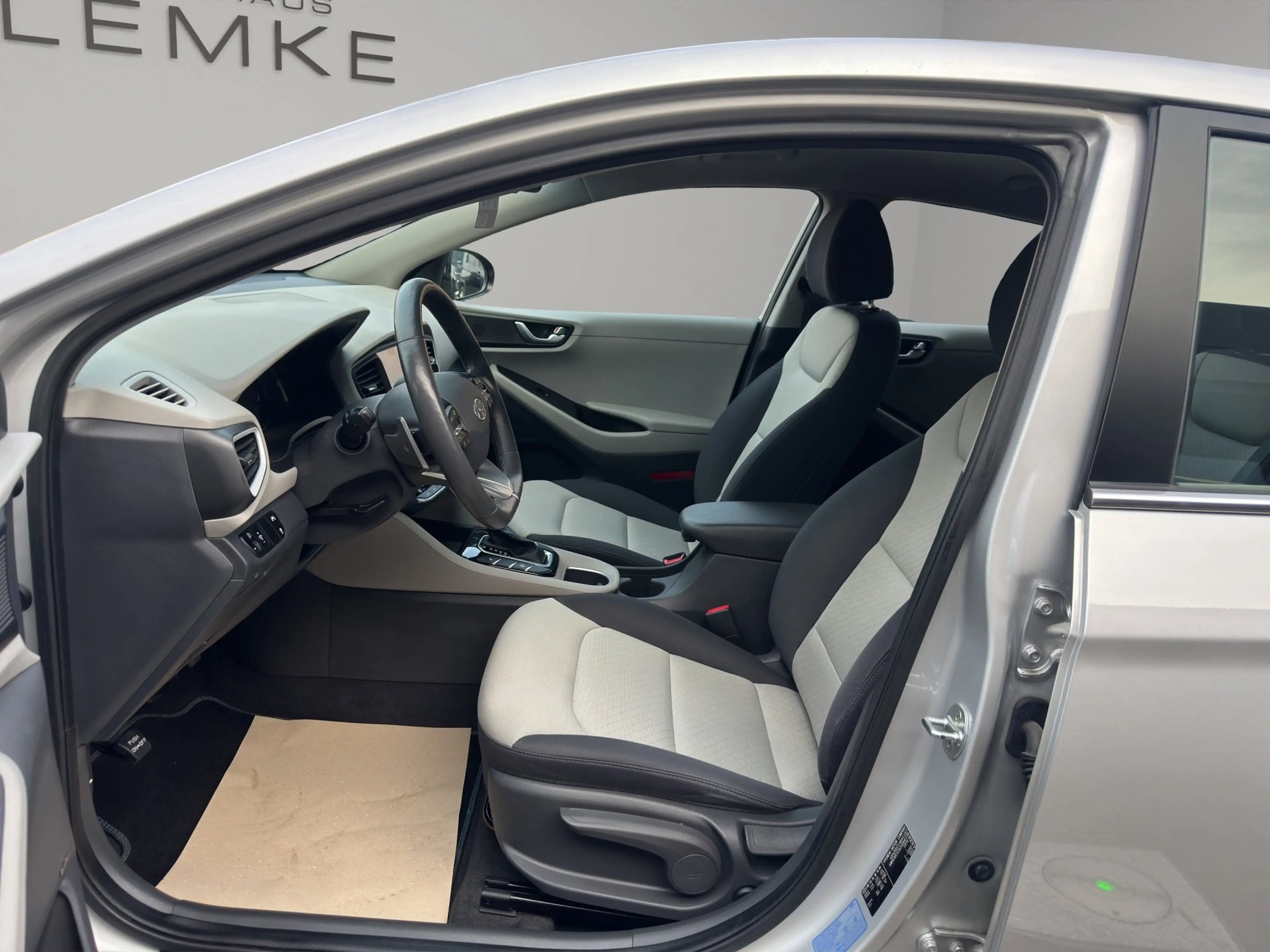 Hyundai IONIQ 1.6 GDI HYBRID HEV STYLE + WINTERRÄDER - NAVI — photo 9