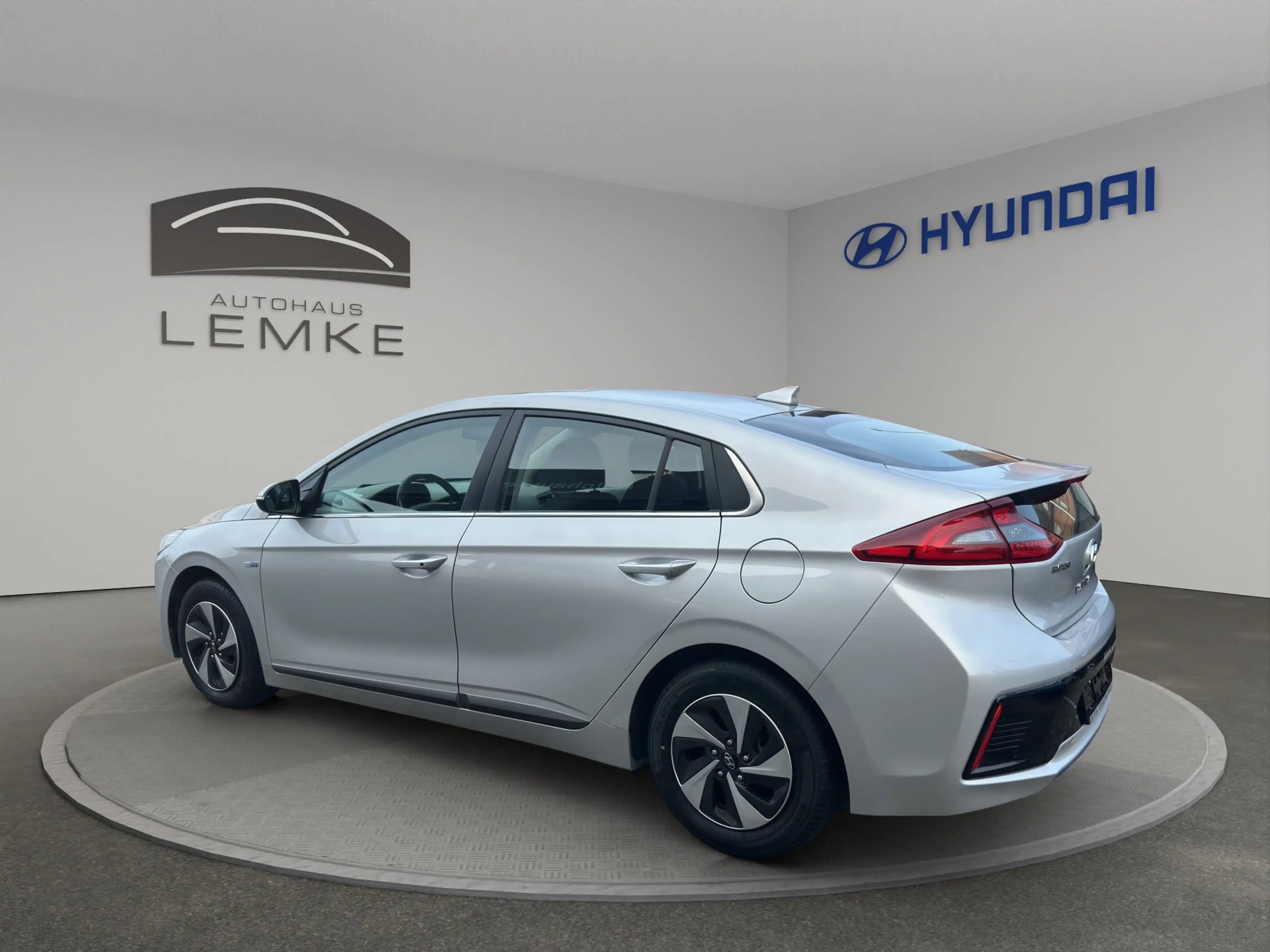 Hyundai IONIQ 1.6 GDI HYBRID HEV STYLE + WINTERRÄDER - NAVI — photo 4