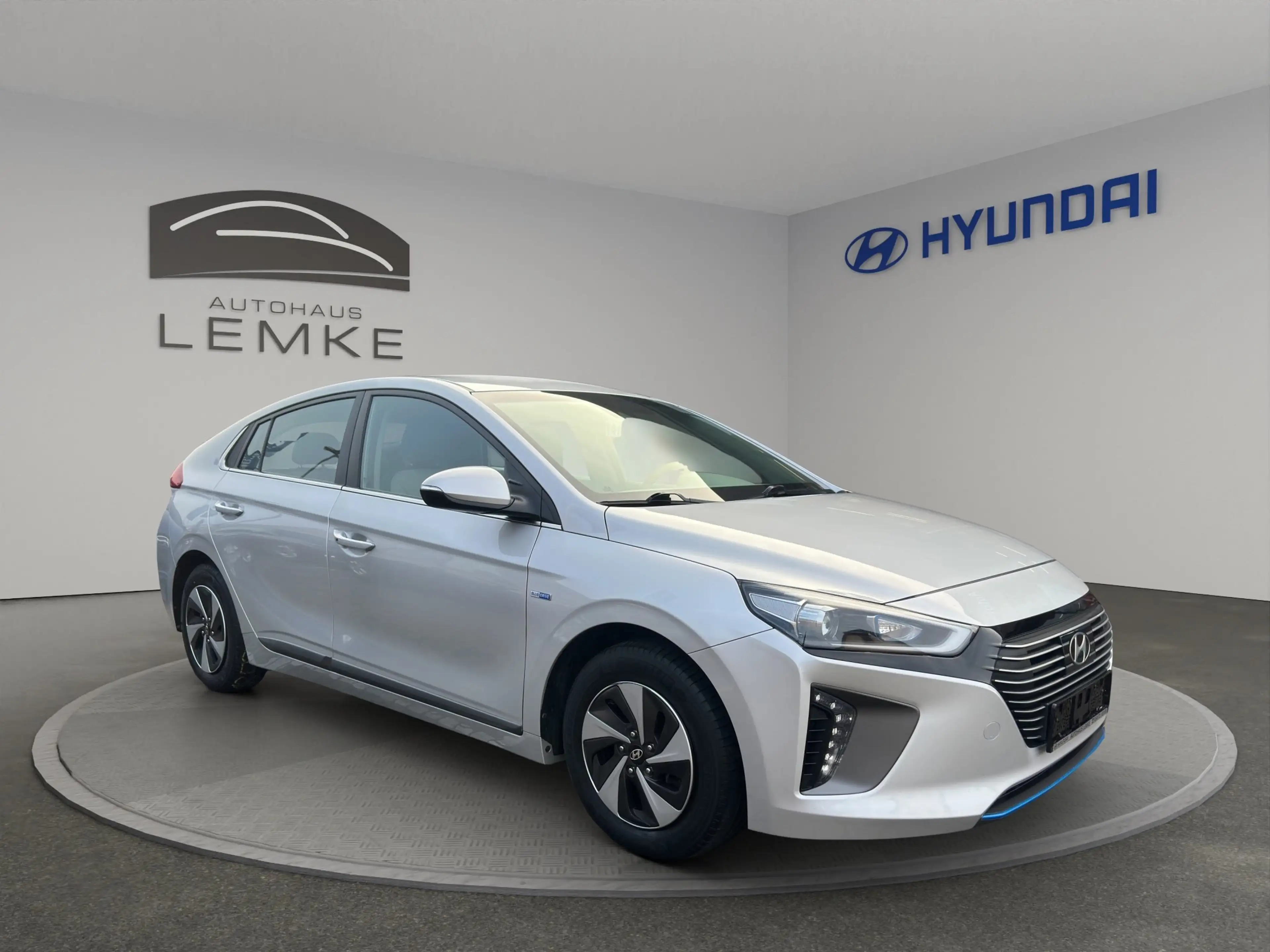 Hyundai IONIQ 1.6 GDI HYBRID HEV STYLE + WINTERRÄDER - NAVI — photo 6