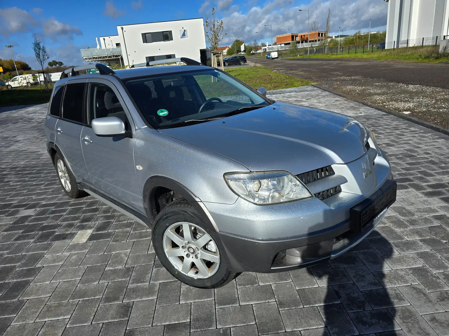 Mitsubishi Outlander 2.4 Sport Silber - 2