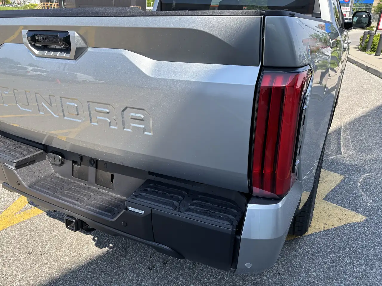 Toyota Tundra снимка Toyota Tundra