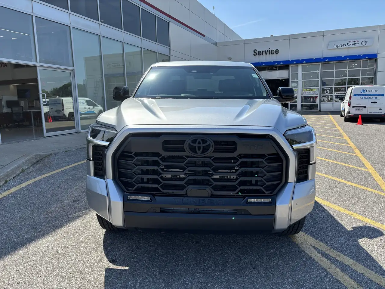 Toyota Tundra снимка Toyota Tundra