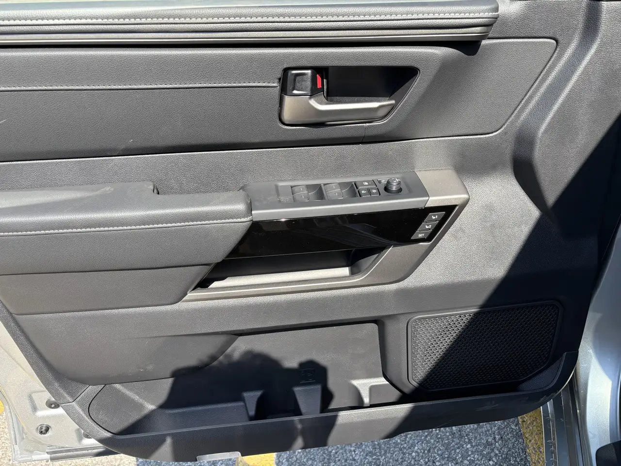 Toyota Tundra снимка Toyota Tundra