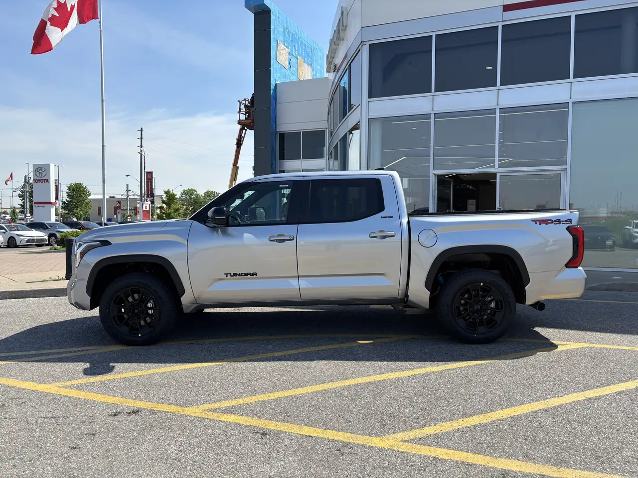 Toyota Tundra снимка Toyota Tundra