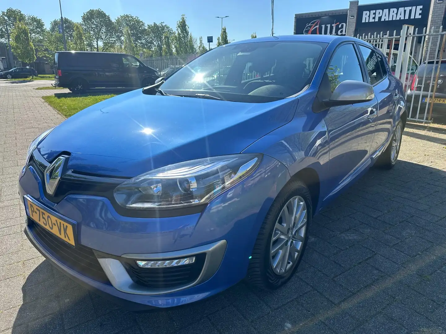 Renault Megane 1.2 TCe Expression Blauw - 1