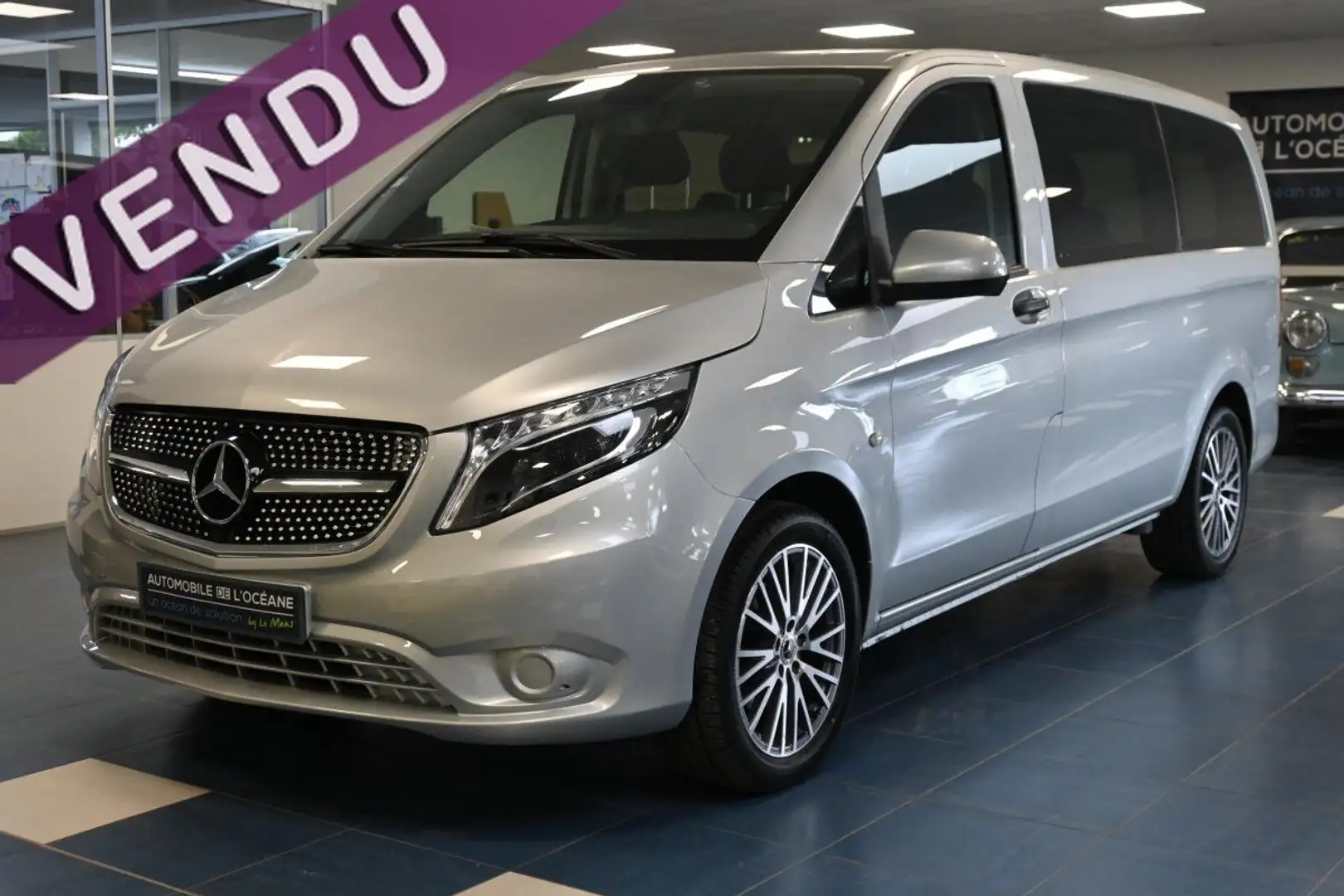 Mercedes-Benz Vito TOURER 116 CDI Long Select A 9 places Šedá - 1