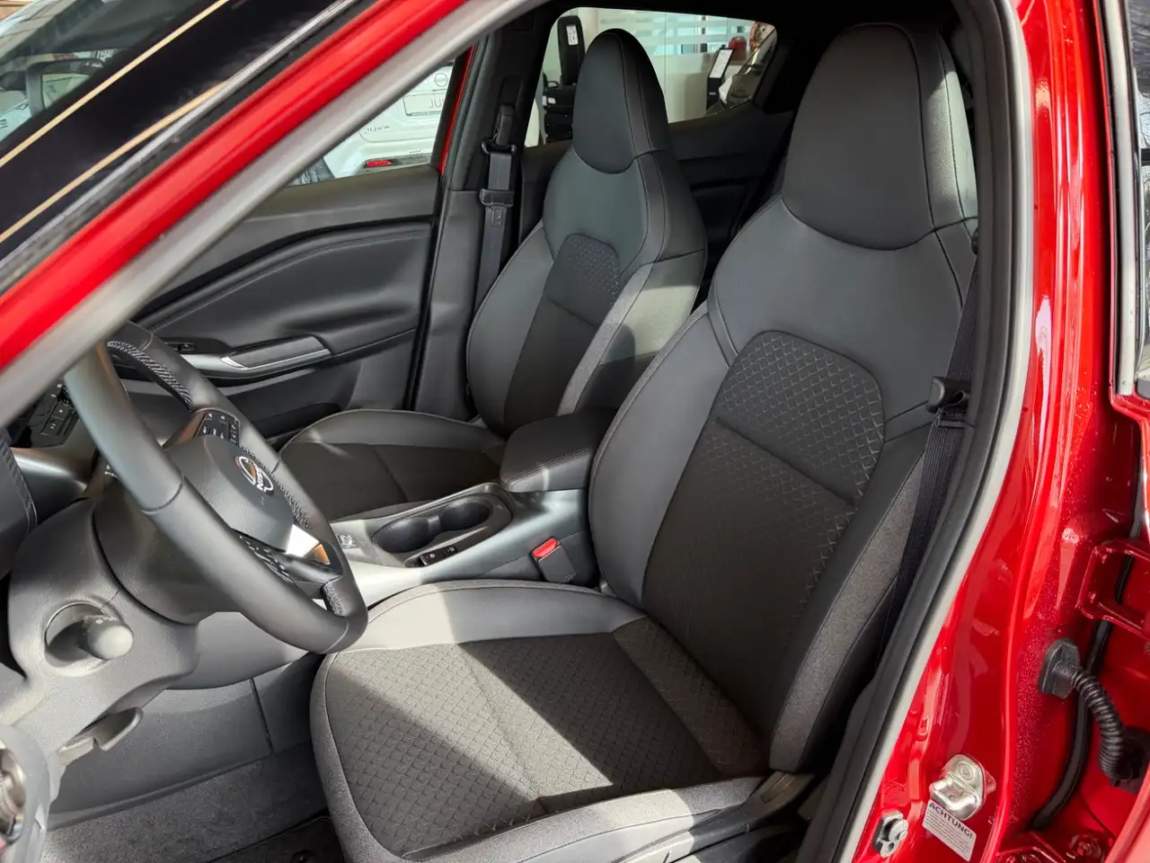 Nissan Juke 1.0 DIG-T 114 PS 6MT N-Conn Kam Navi SitzH 23