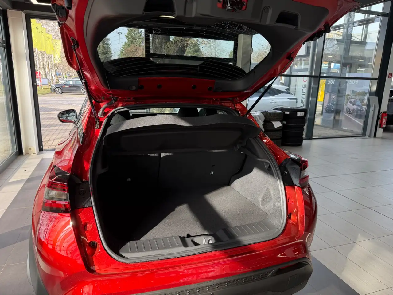 Nissan Juke 1.0 DIG-T 114 PS 6MT N-Conn Kam Navi SitzH 9