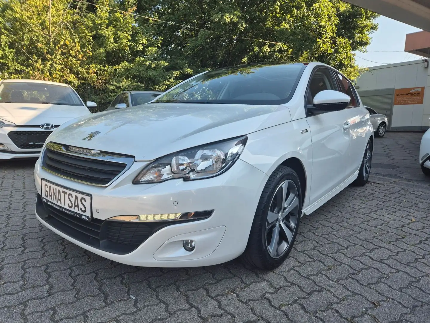 Peugeot 308 Style-Klimaaut.-Panorama-8xAlu Wit - 1