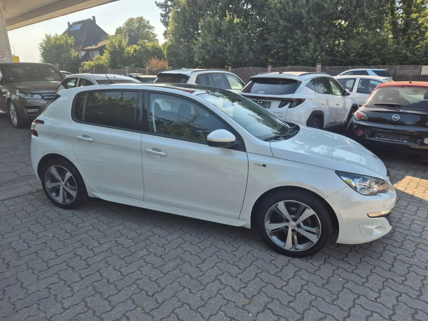 Peugeot 308 Style-Klimaaut.-Panorama-8xAlu Wit - 2