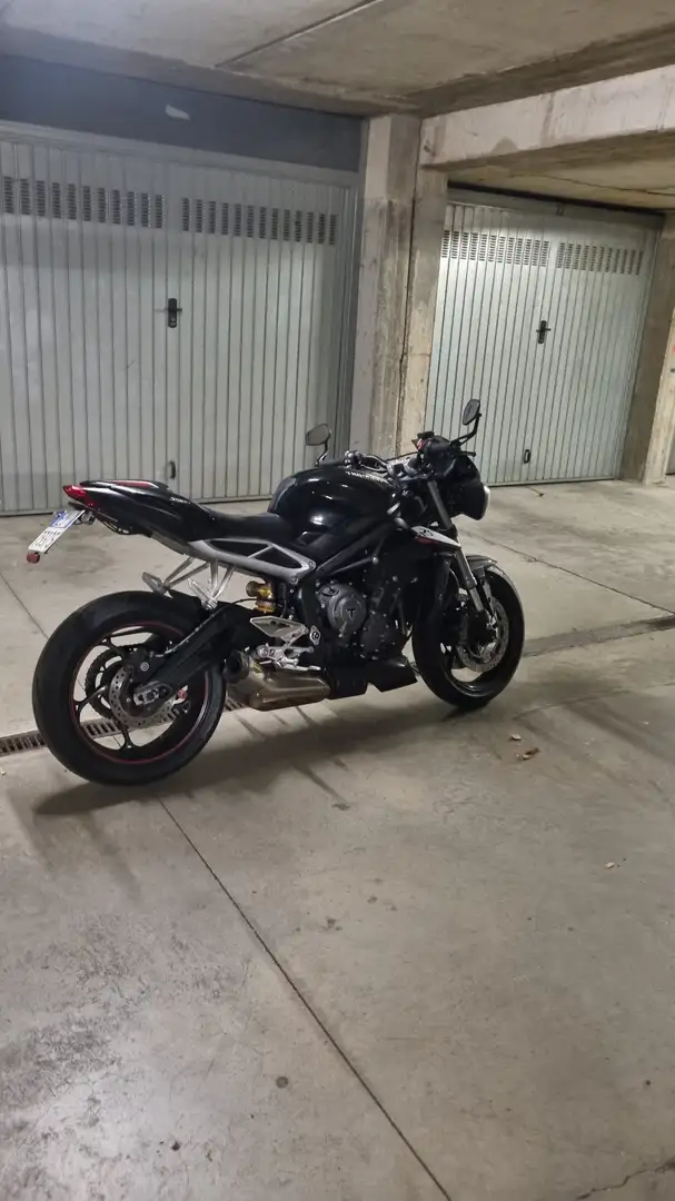 Triumph Street Triple RS Nero - 2