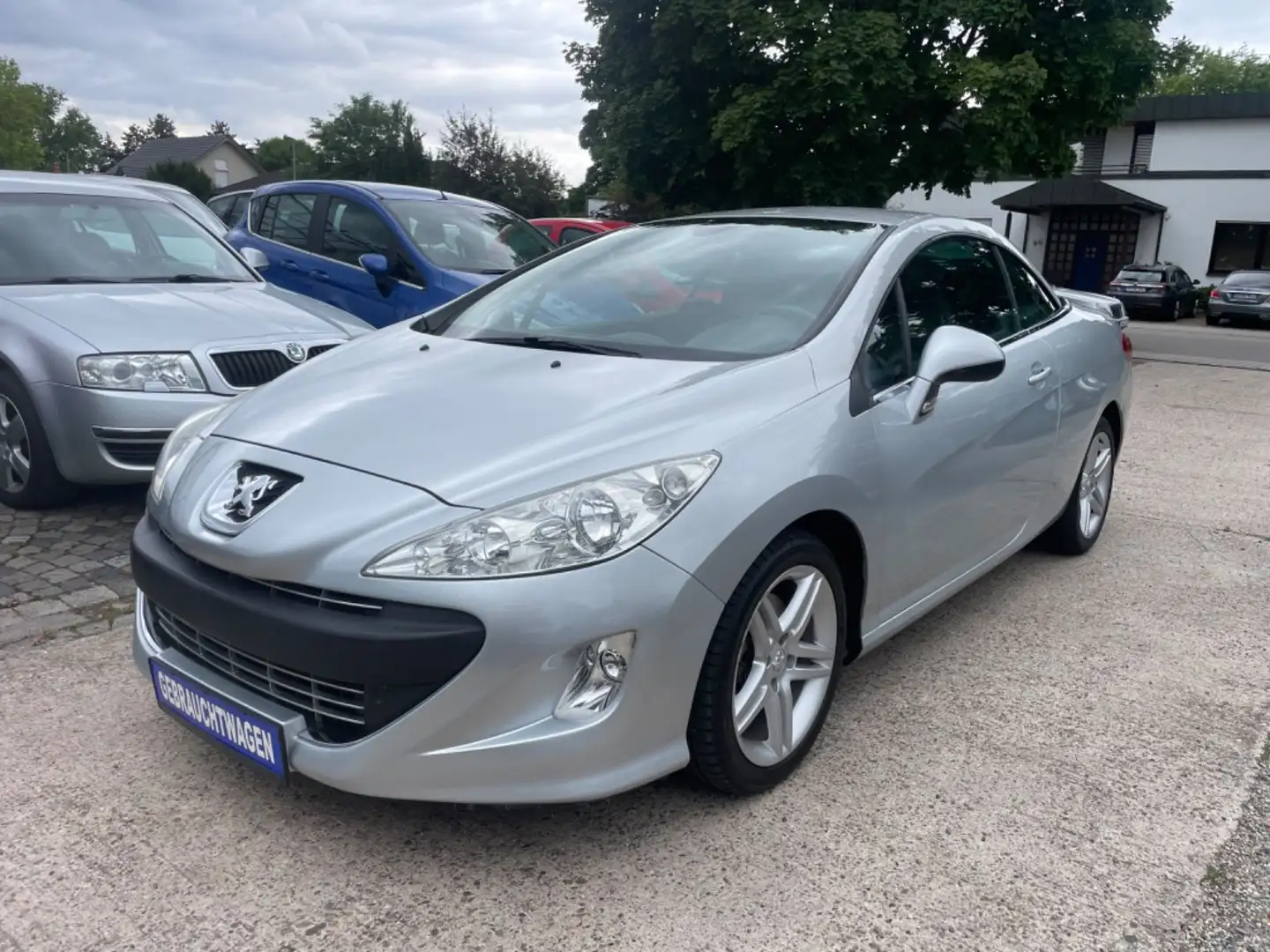 Peugeot 308 CC Cabrio Premium 2,2 TDI KLIMA ALU !!! Grau - 1