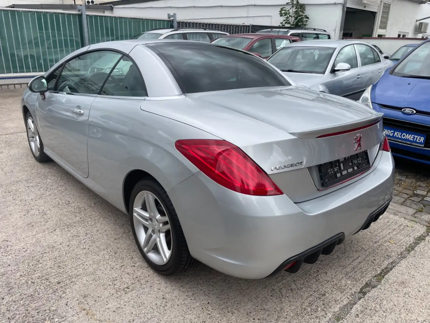 Peugeot 308 CC Cabrio Premium 2,2 TDI KLIMA ALU !!! Grau - 2