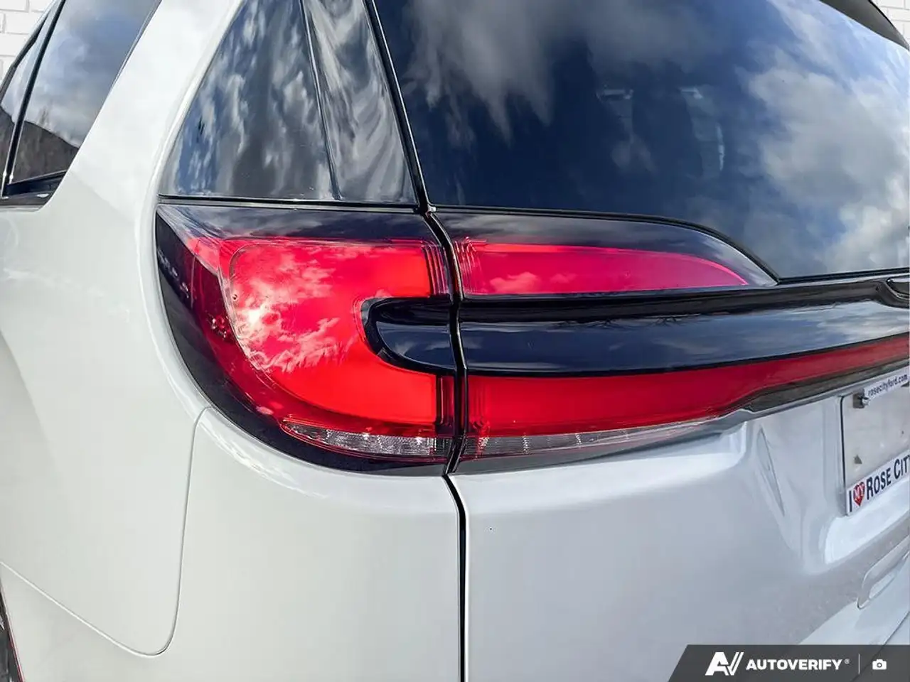 Chrysler Pacifica снимка Chrysler Pacifica