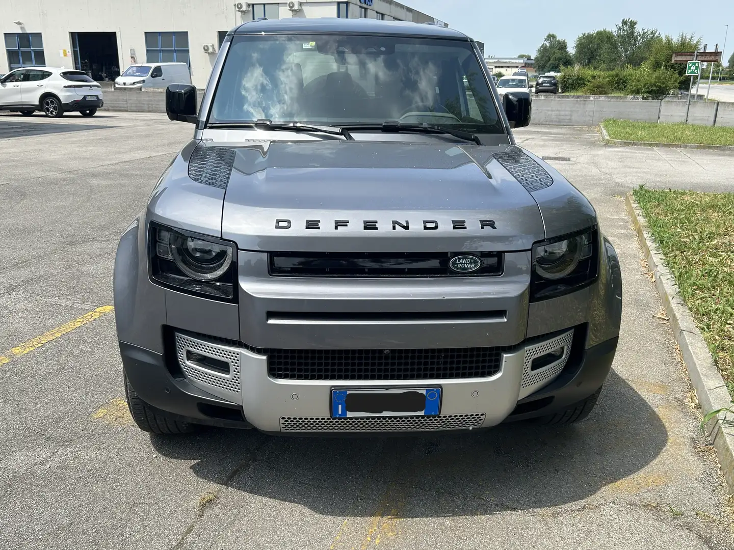 Land Rover Defender Defender VII N1 110 3.0d i6mhev SE 200cv IVA ESP. Grigio - 1