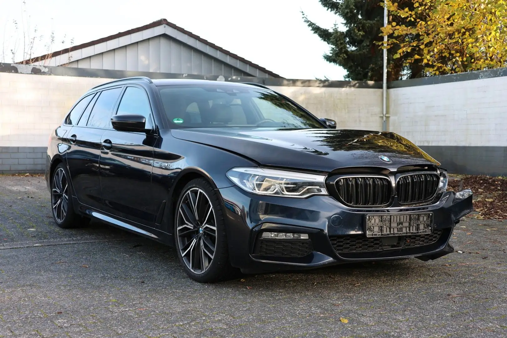 BMW 530 i M/ACC/HUD/H&K/PANO/4xSHZ/APPLE/KAMERA/20 Schwarz - 1