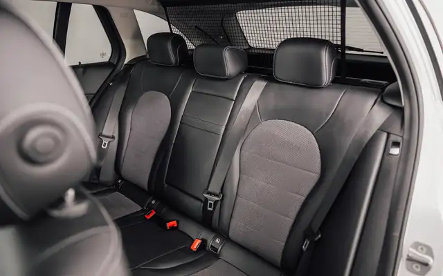 Mercedes-Benz C Class view 11