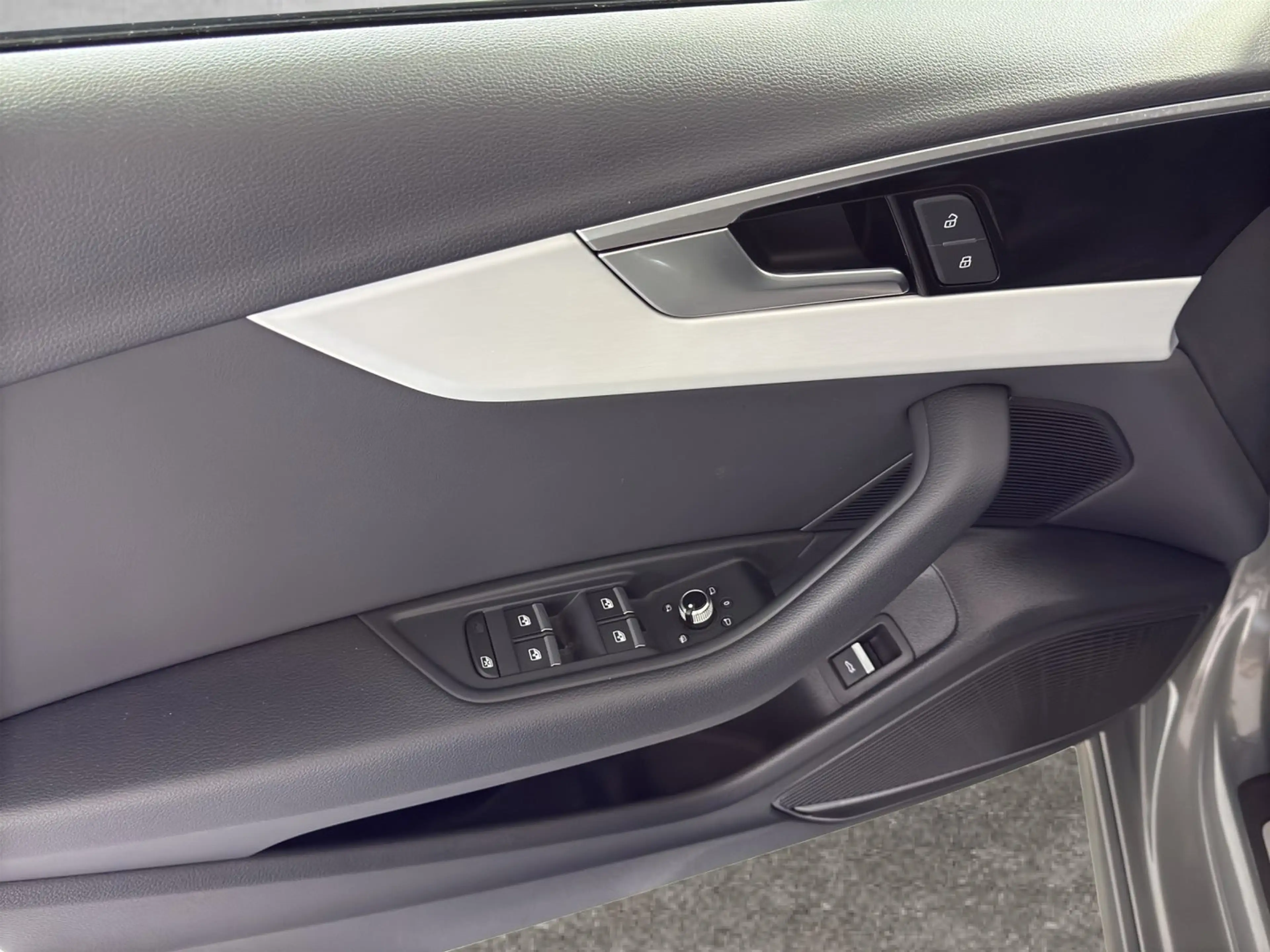 Audi A4 40 TDI quattro S line — photo 15