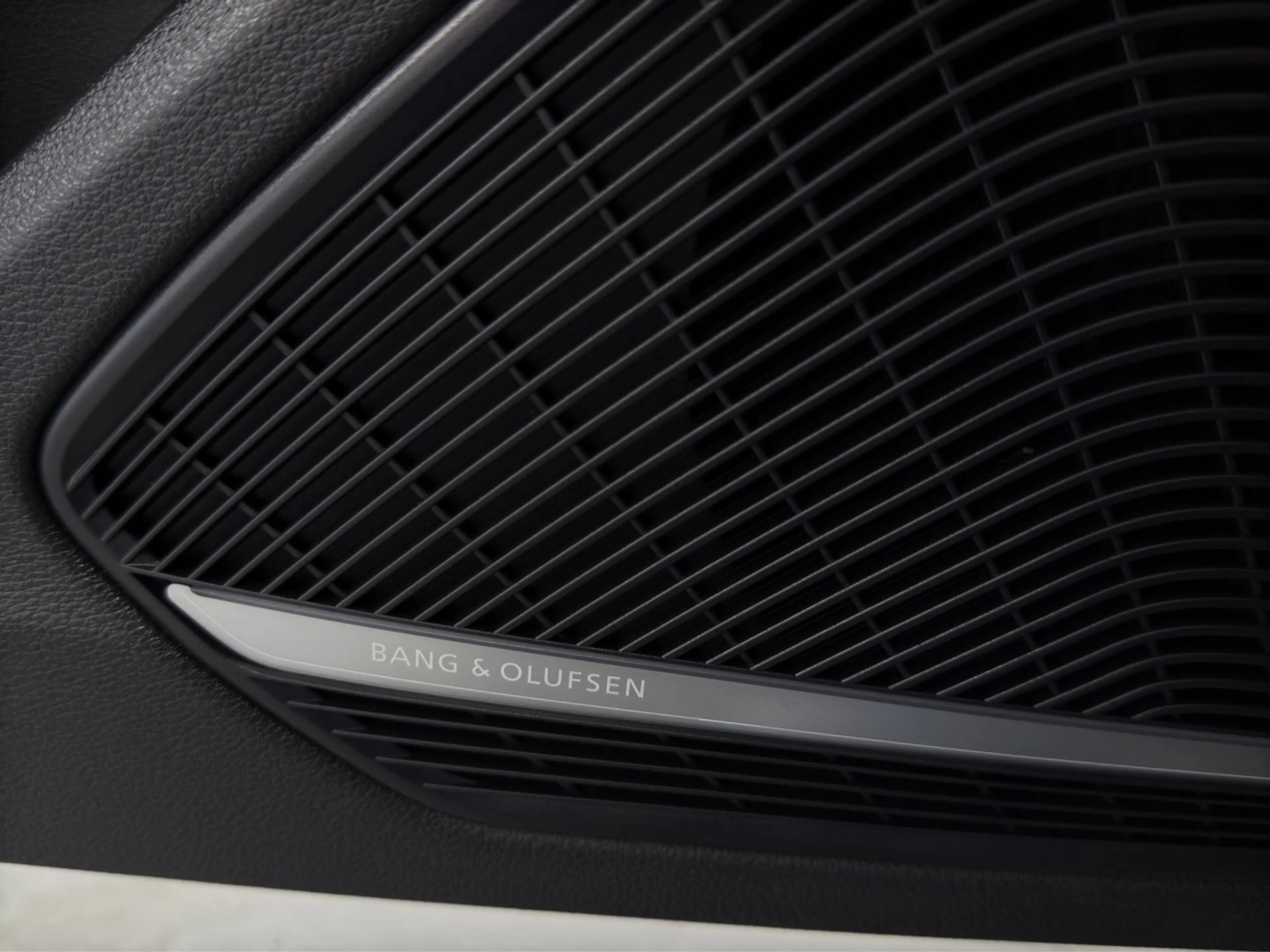 Audi A4 40 TDI quattro S line — photo 14