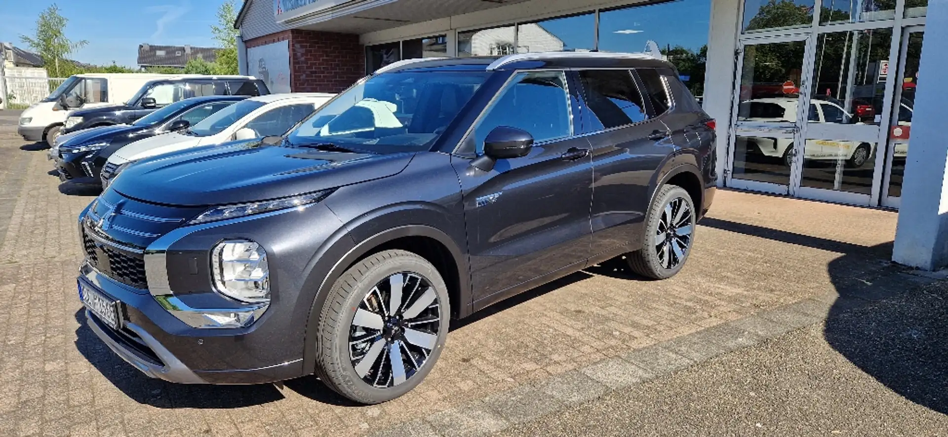Mitsubishi Outlander 2.4L PHEV TOP 2-Farb Grau - 1