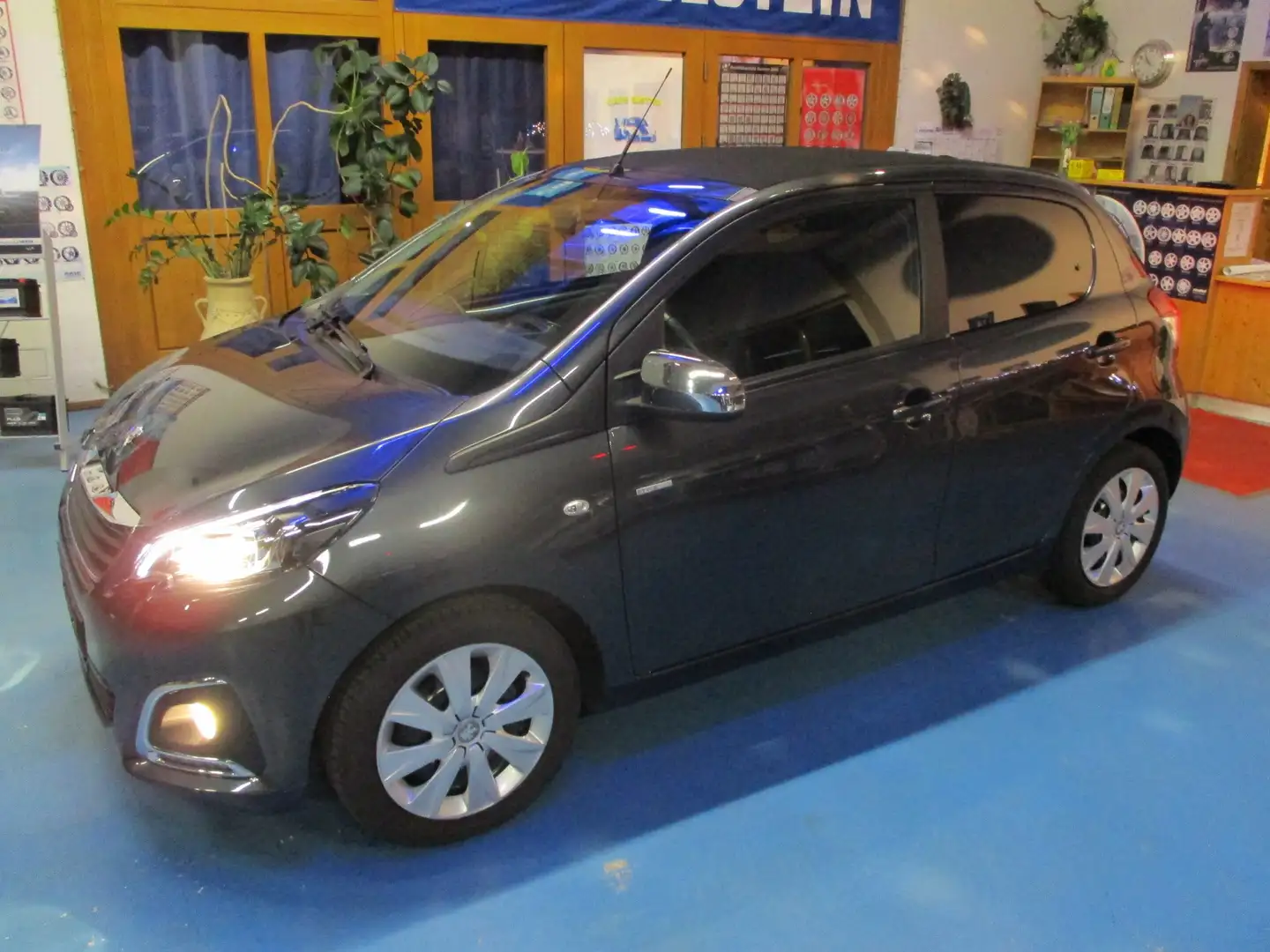 Peugeot 108 VTI Style,Rückfahrkamera,elektr.Faltdach Grün - 1