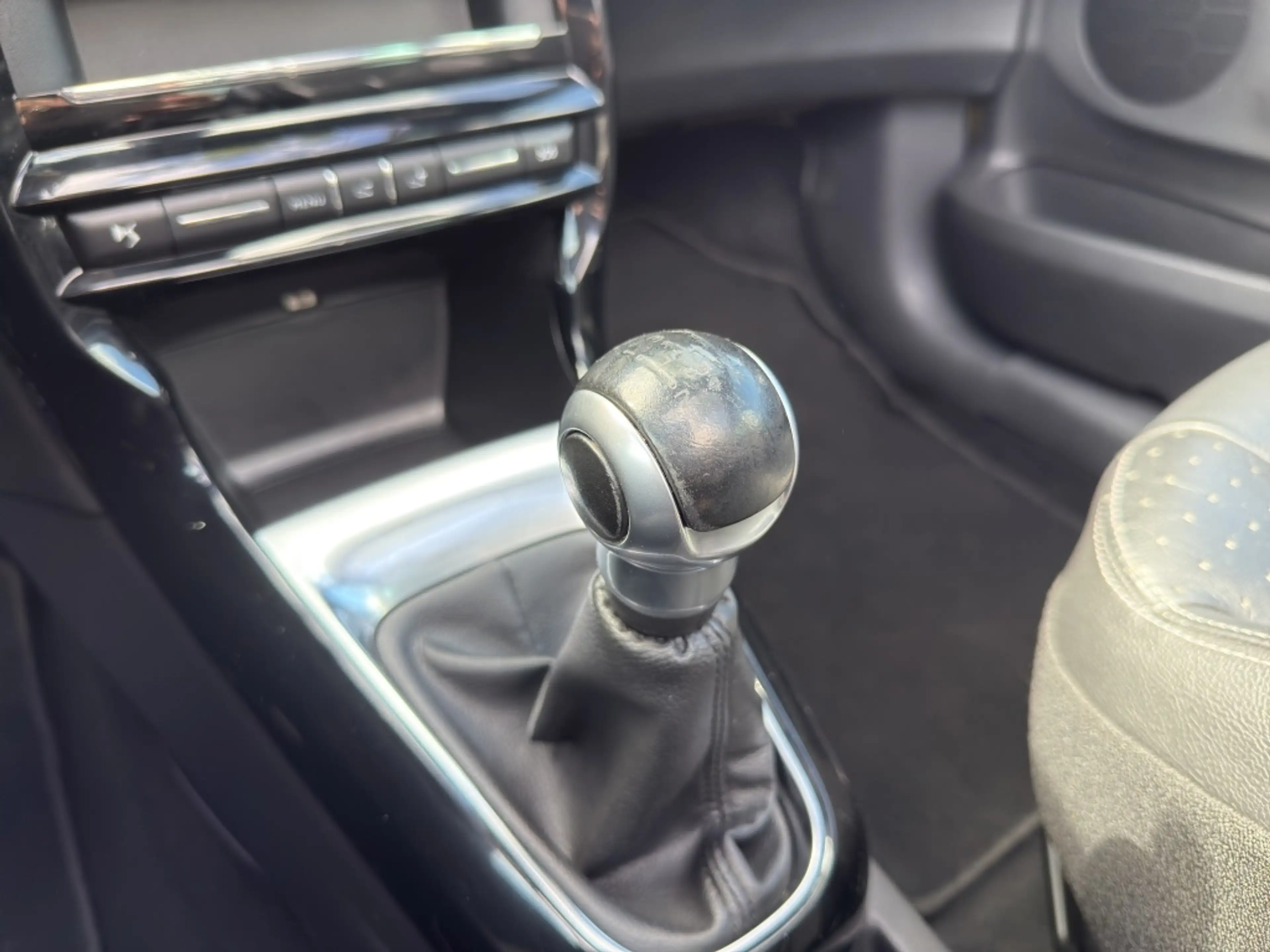 DS Automobiles DS 3 Cabrio 1.2 PureTech So Chic — photo 13