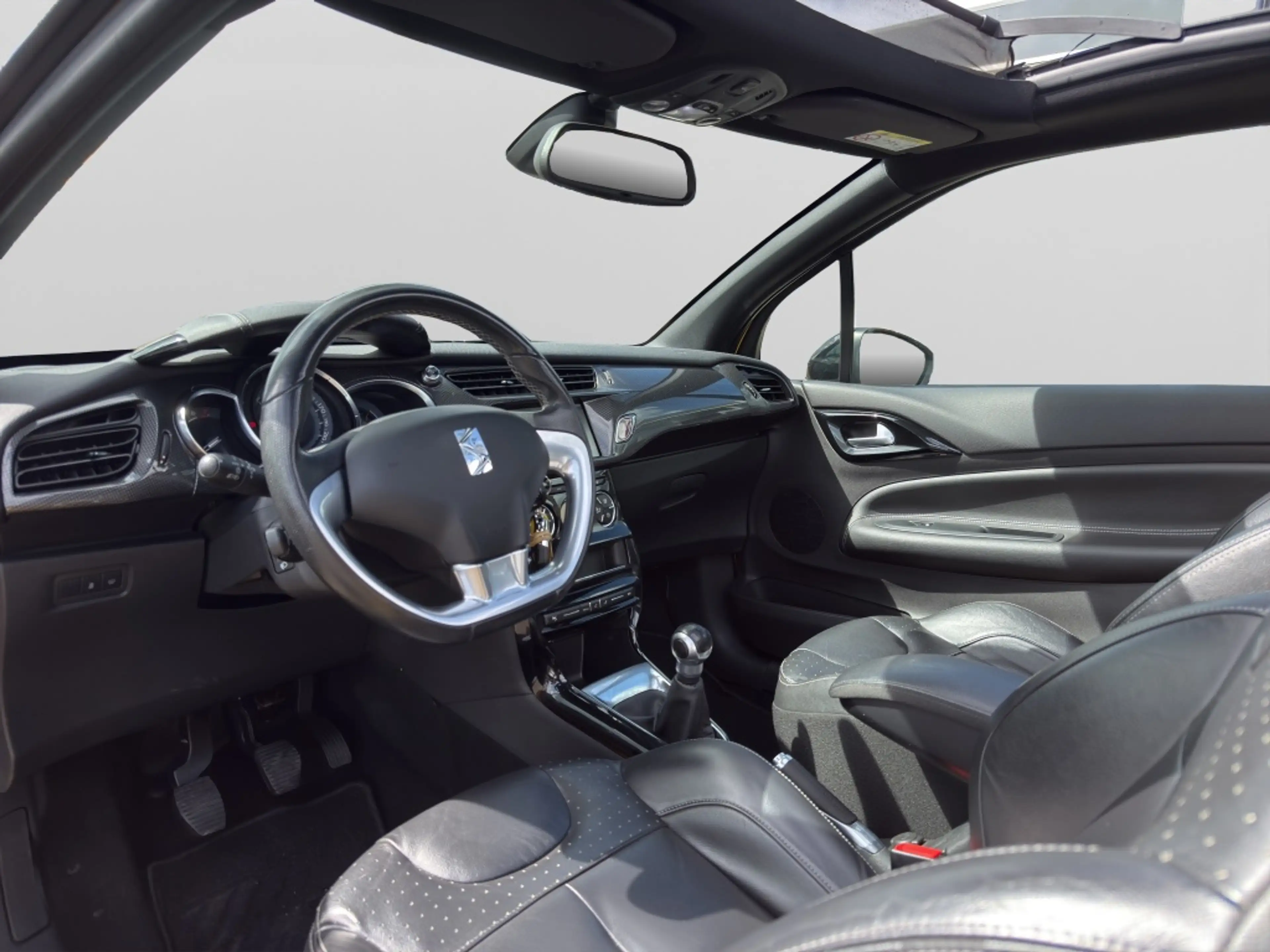 DS Automobiles DS 3 Cabrio 1.2 PureTech So Chic — photo 10