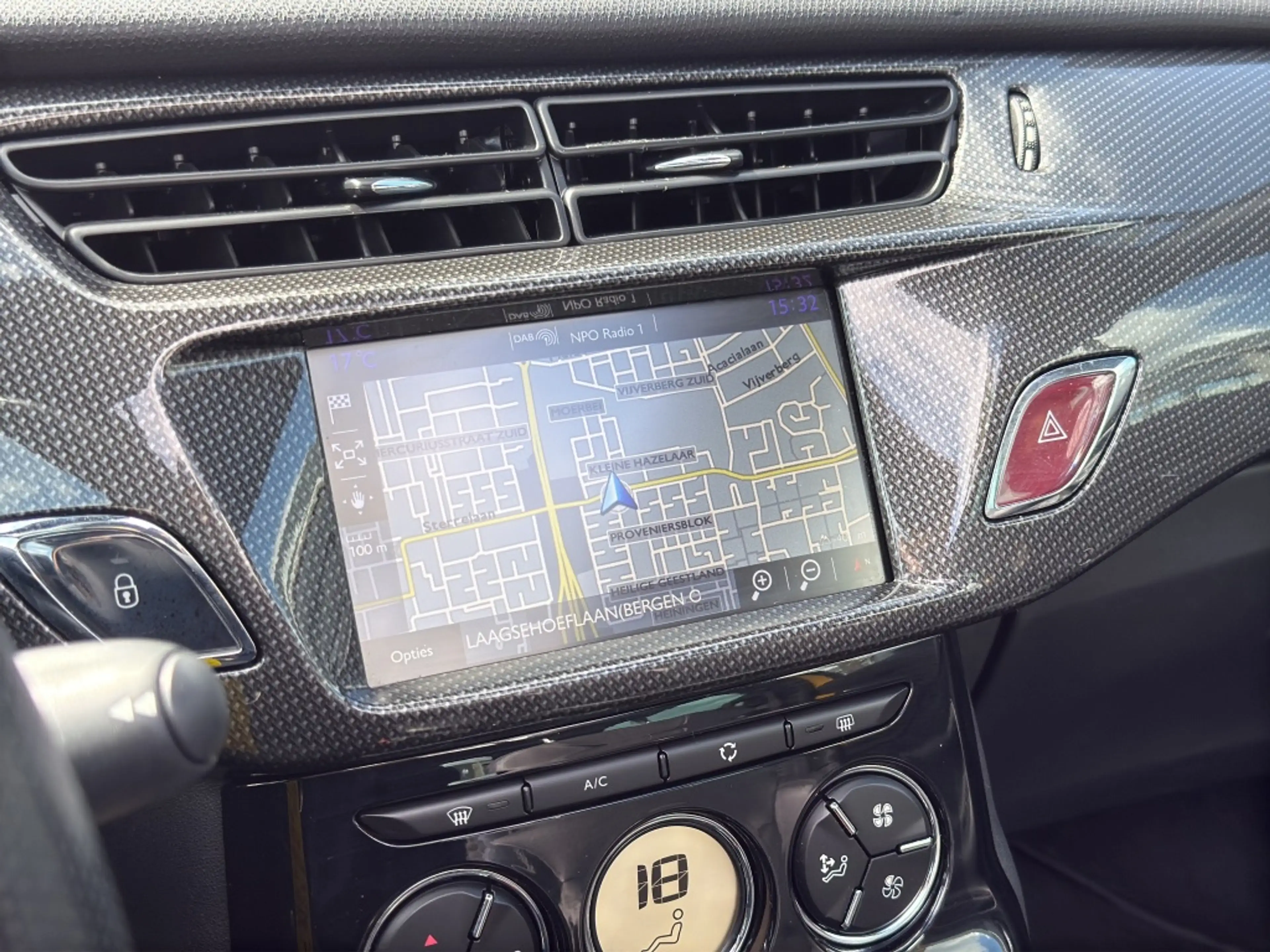 DS Automobiles DS 3 Cabrio 1.2 PureTech So Chic — photo 15