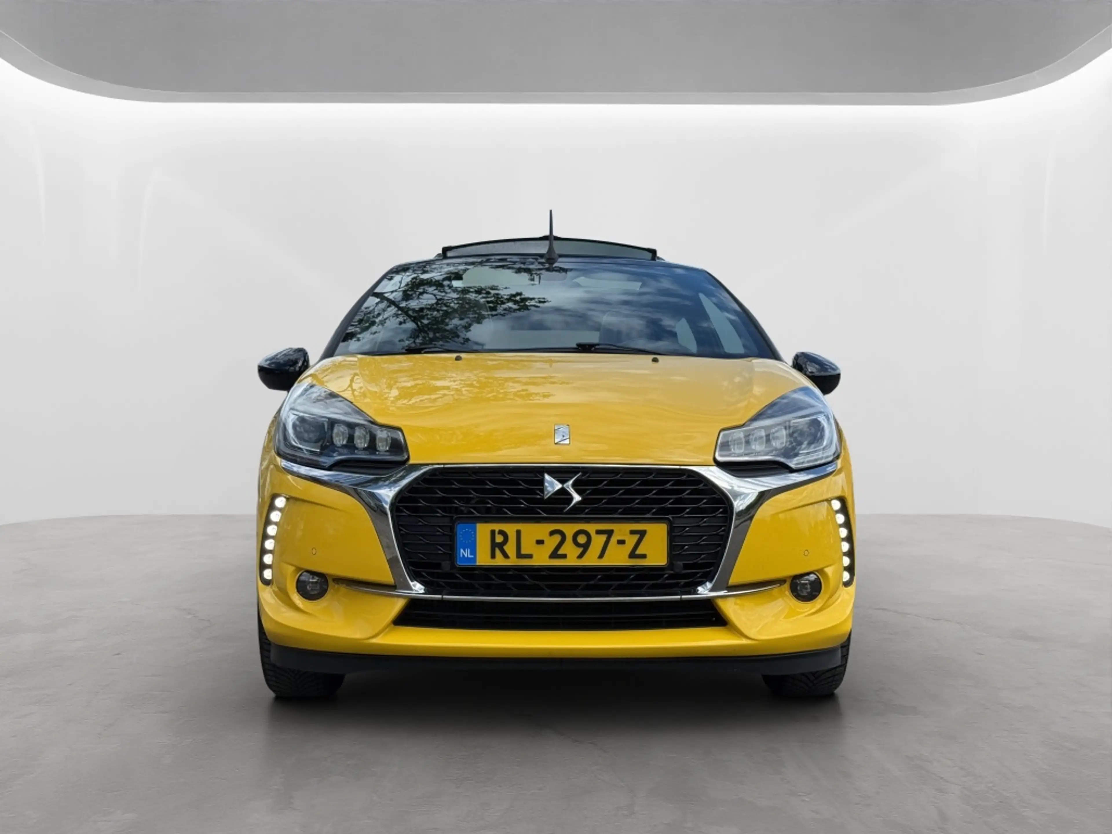 DS Automobiles DS 3 Cabrio 1.2 PureTech So Chic — photo 8