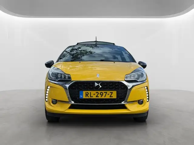 DS Automobiles DS 3 view 8