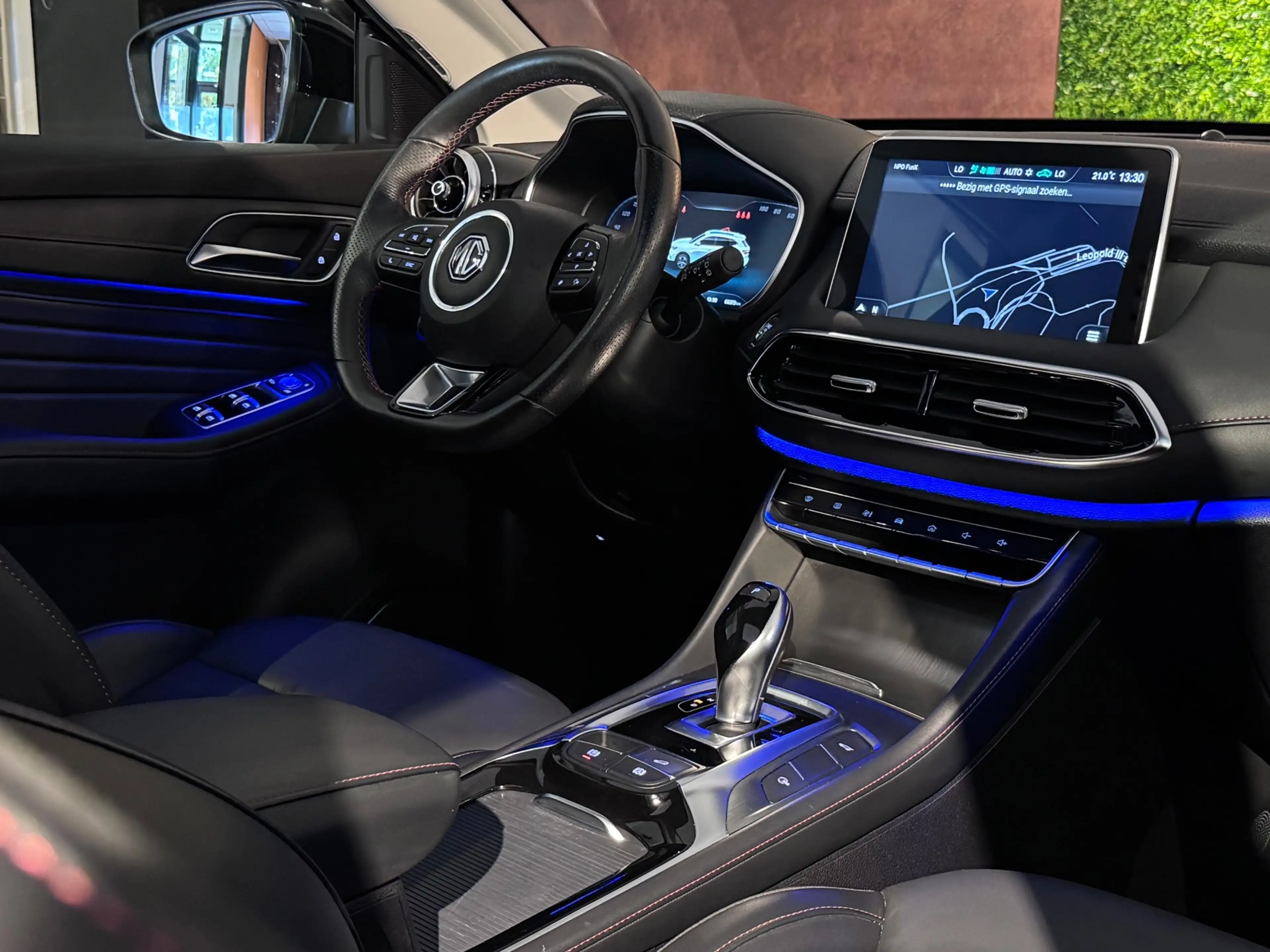 MG EHS 1.5 TGDI Luxury 258 PK PHEV |PANO|VIRTUAL|PROPVOL| — photo 2