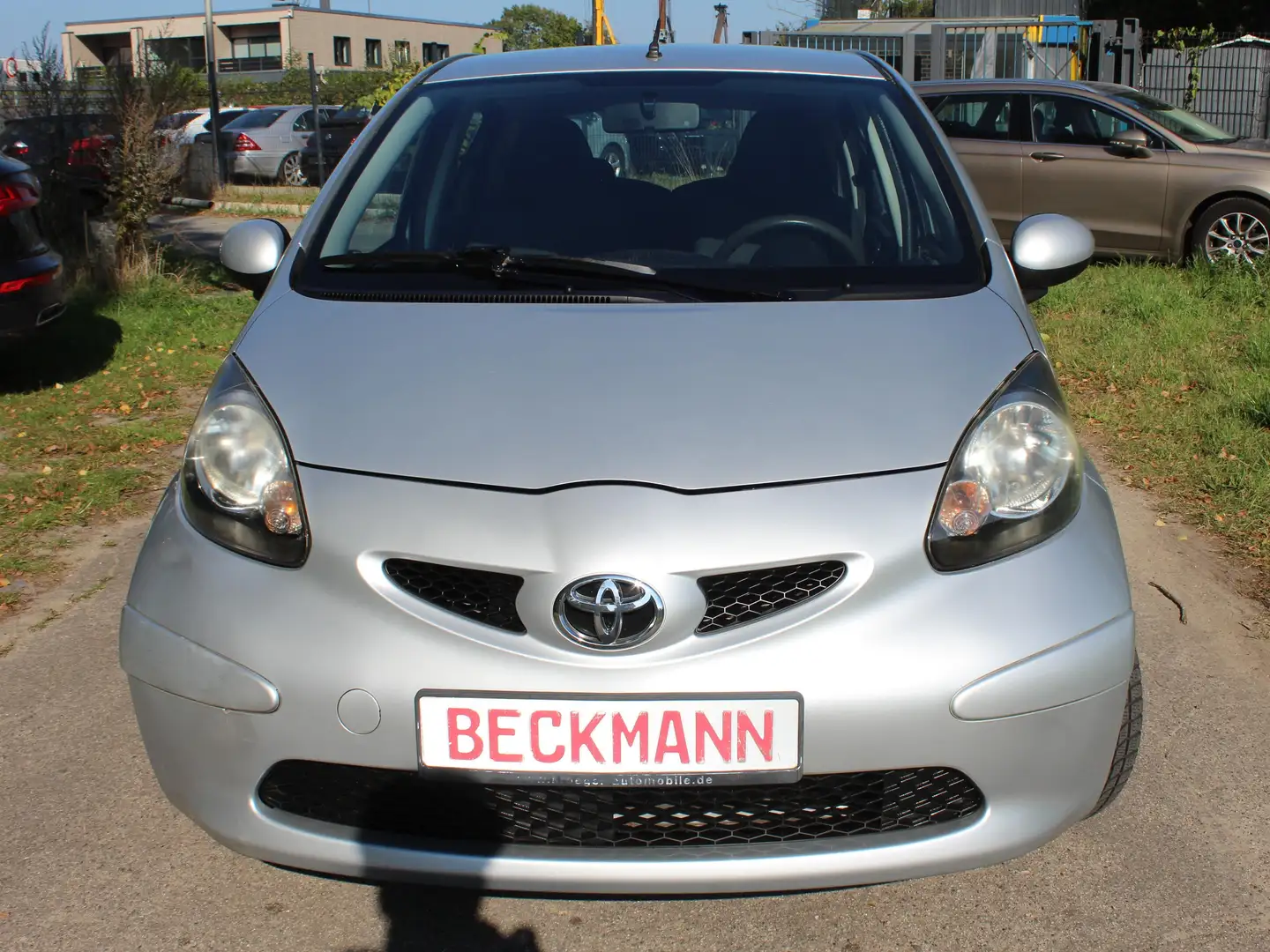 Toyota Aygo Cool Grau - 2