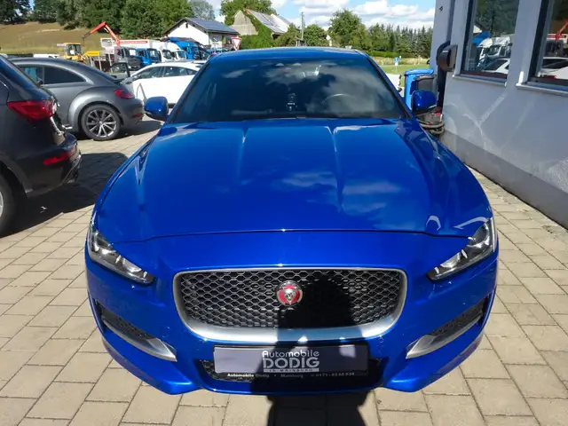 Jaguar XE 20d 180PS R-Sport Automatik/NAVI/SCHIEBEDACH