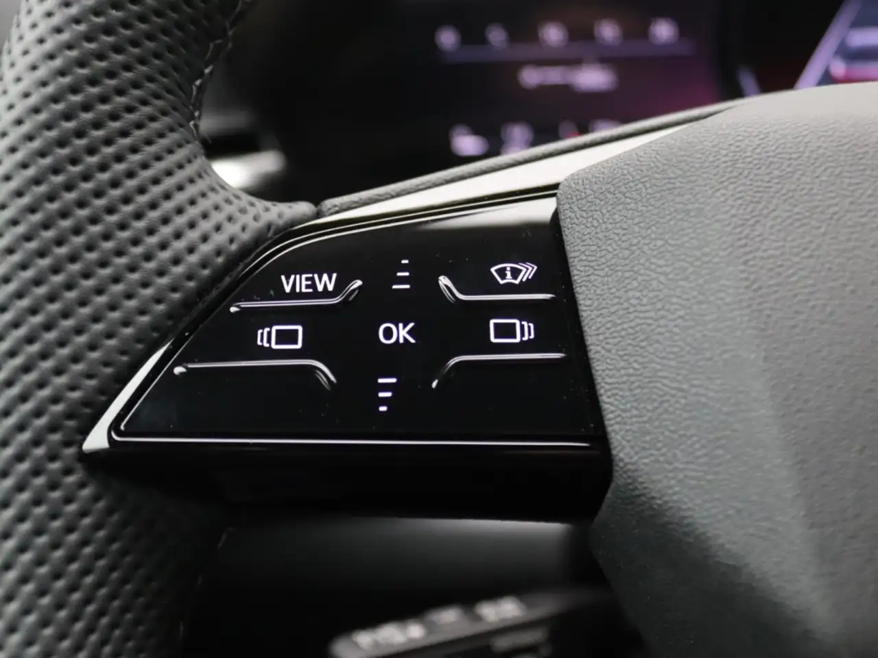 Audi Q5 2.0 e-hybrid quattro 270 kW HUD Luft AHK LED 16