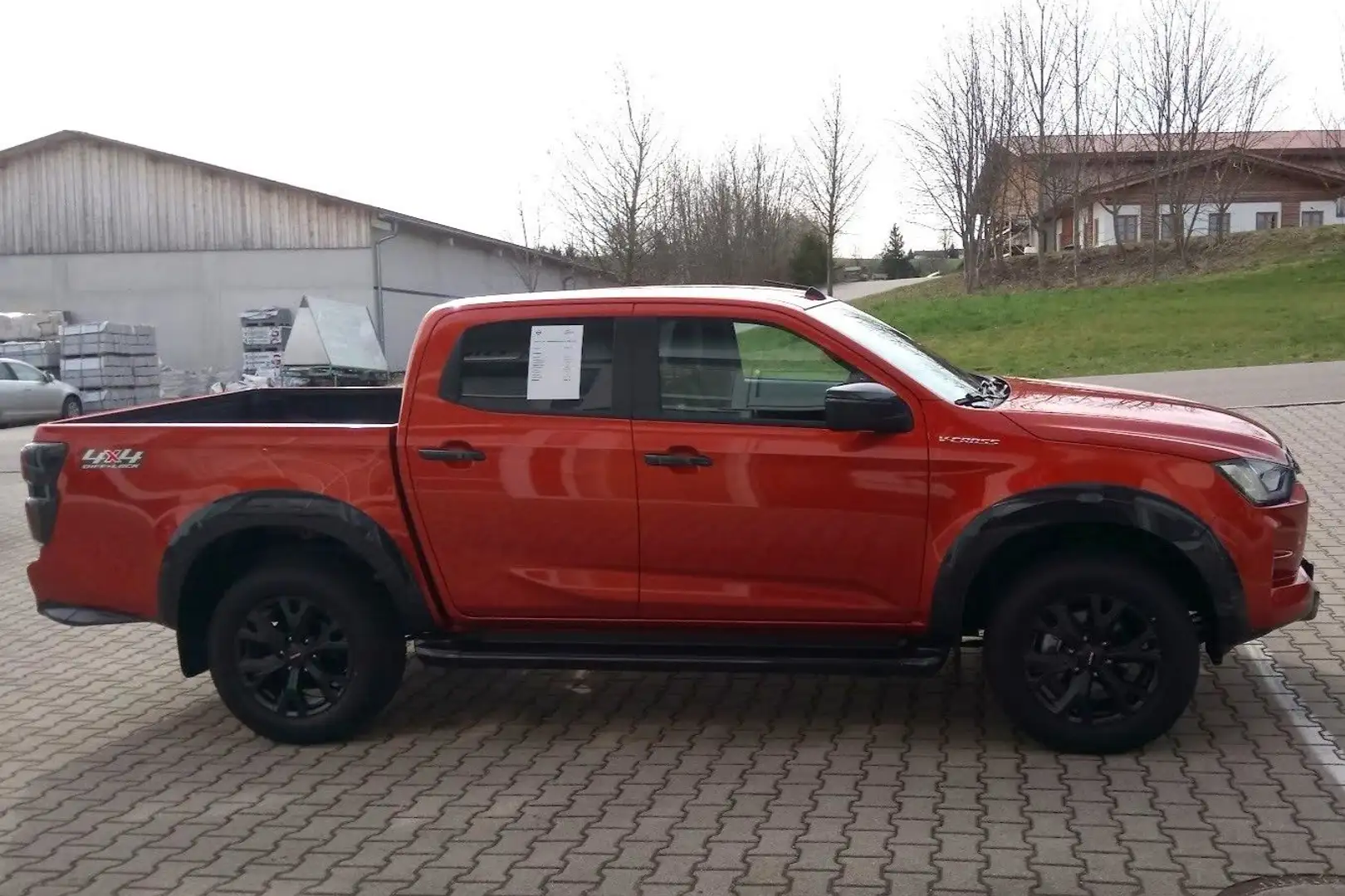 Isuzu D-Max Double Cab 4WD Autm.  V-Cross  *AHK* Orange - 2