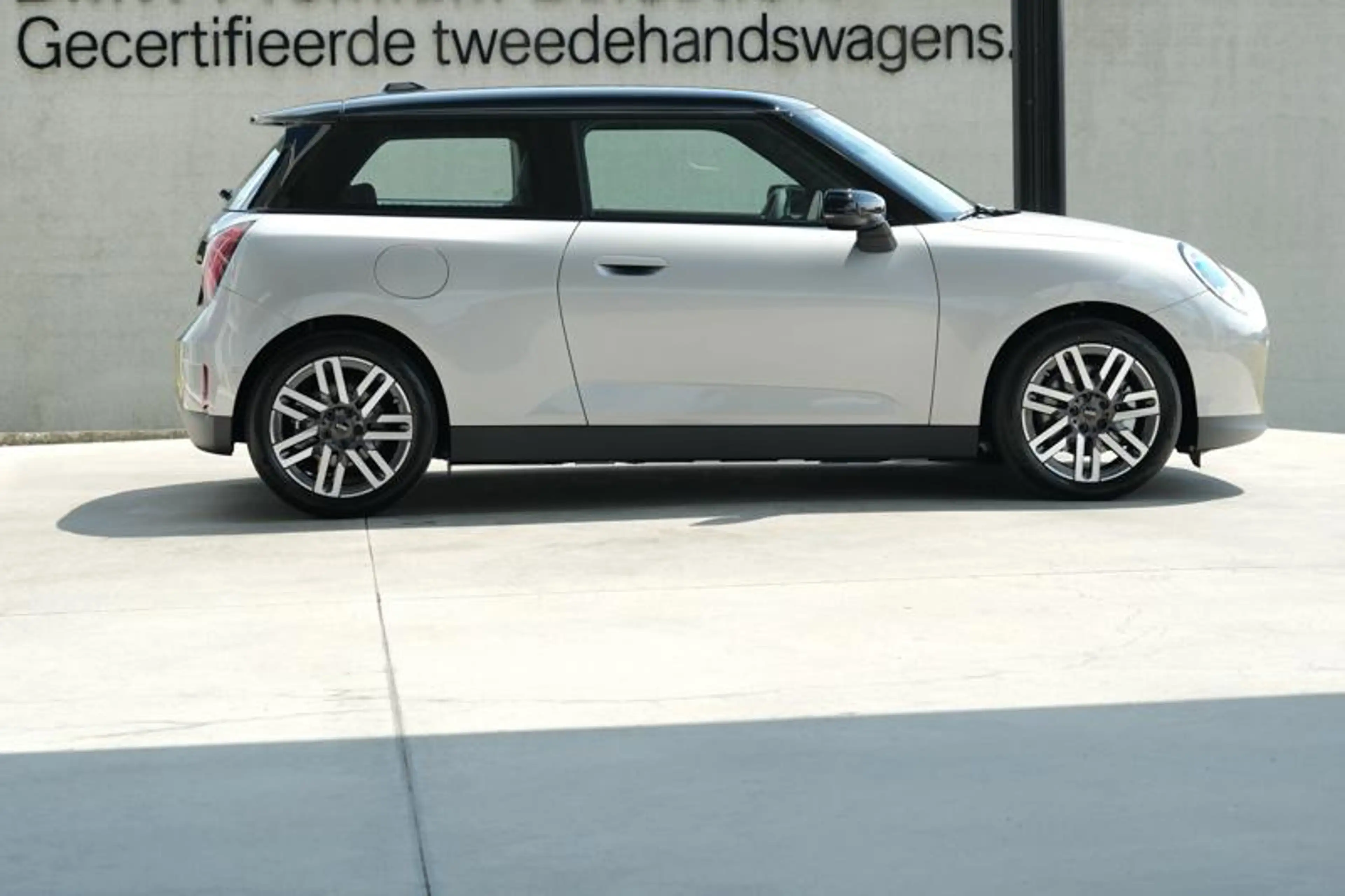 MINI Cooper E Cooper E Classic | HUD | — photo 3