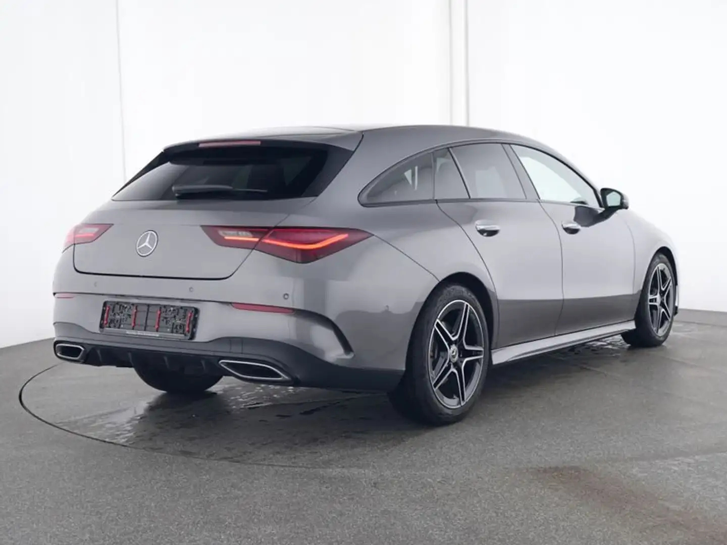 Mercedes-Benz CLA 200 Shooting Brake AMG Line Premium auto Gris - 2