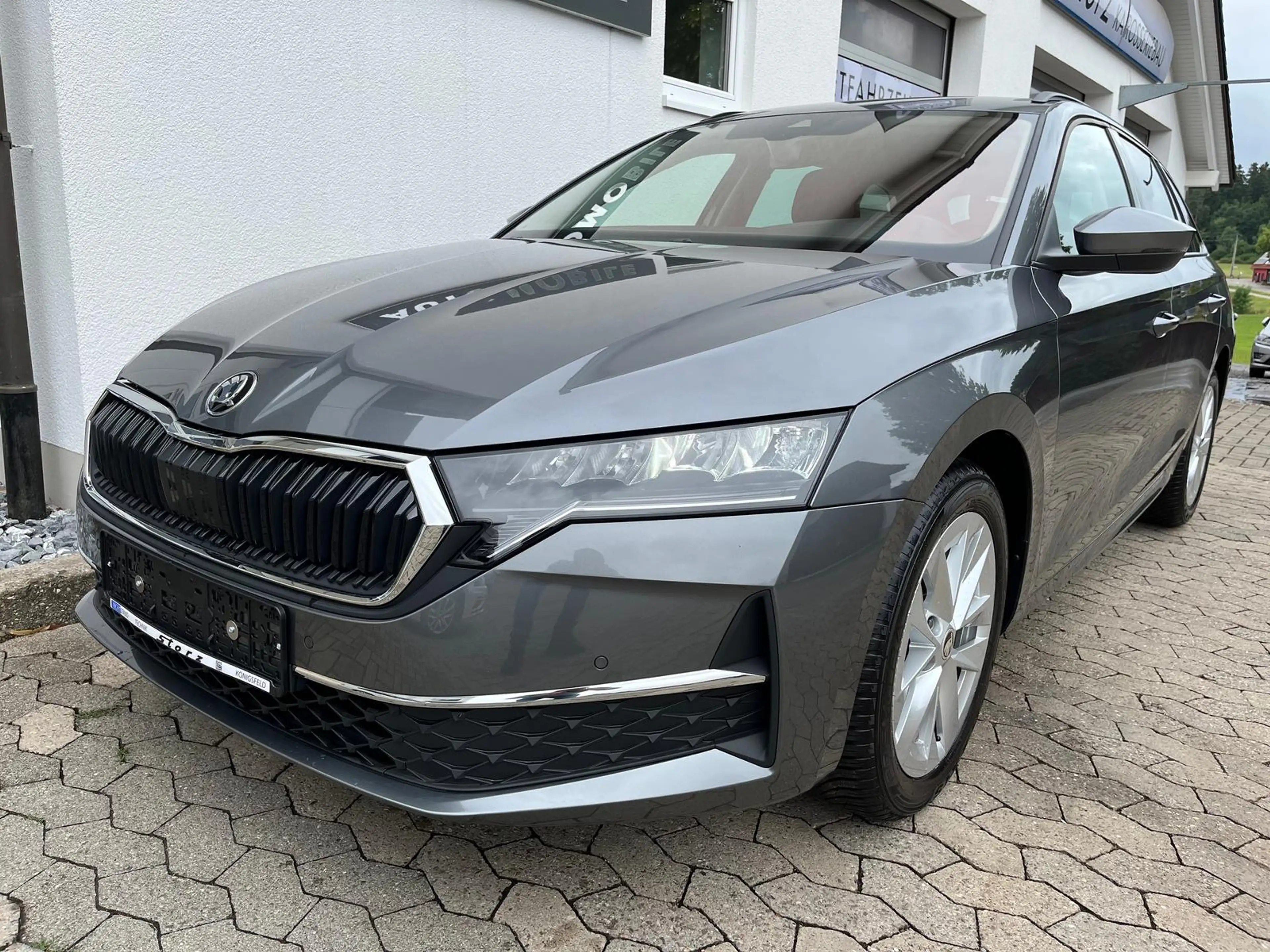 Skoda Octavia 2.0 TDI DSG Selection NAVI LED AHK ACC — photo 2