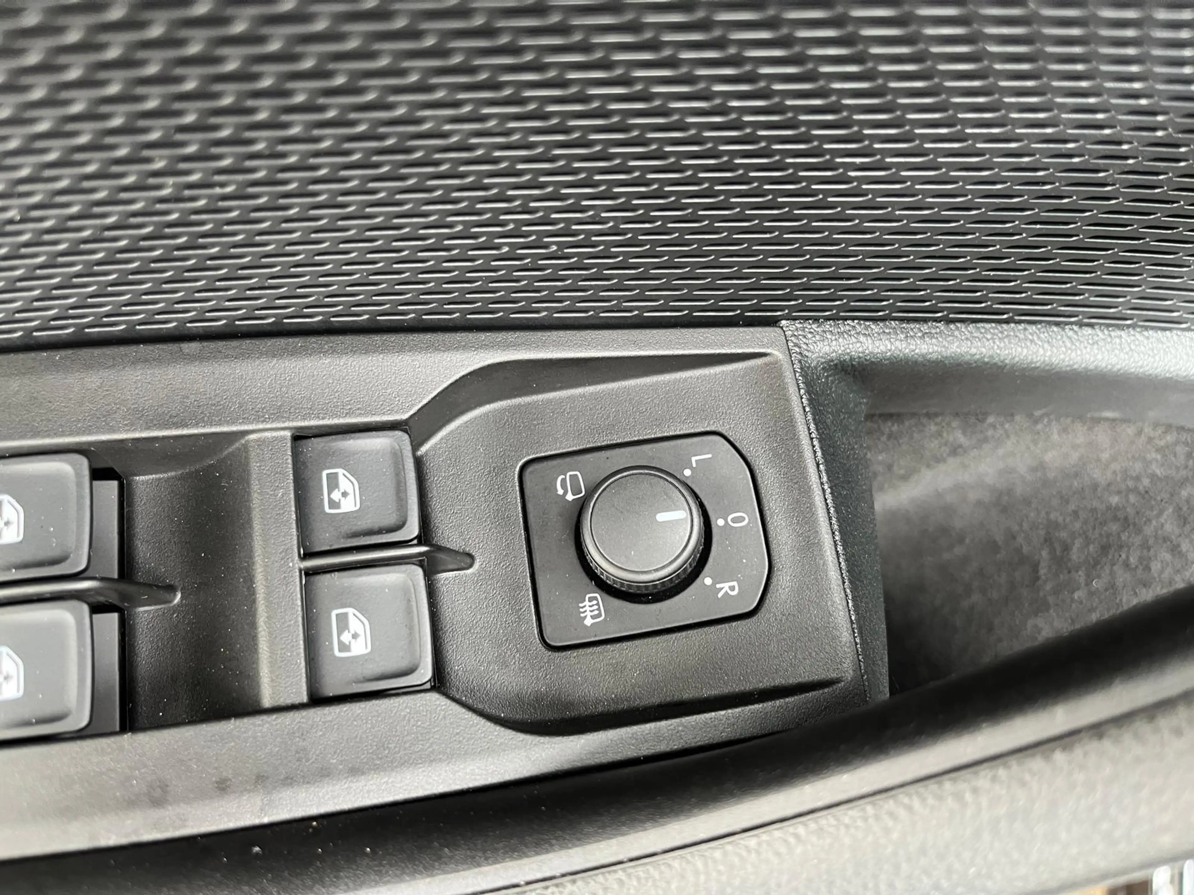 Skoda Octavia 2.0 TDI DSG Selection NAVI LED AHK ACC — photo 9
