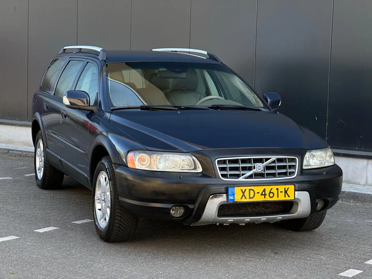 Volvo XC70 2.5 T Geartronic Comfort Line AUTOMAAT MEMORY/LEDE Blauw - 2