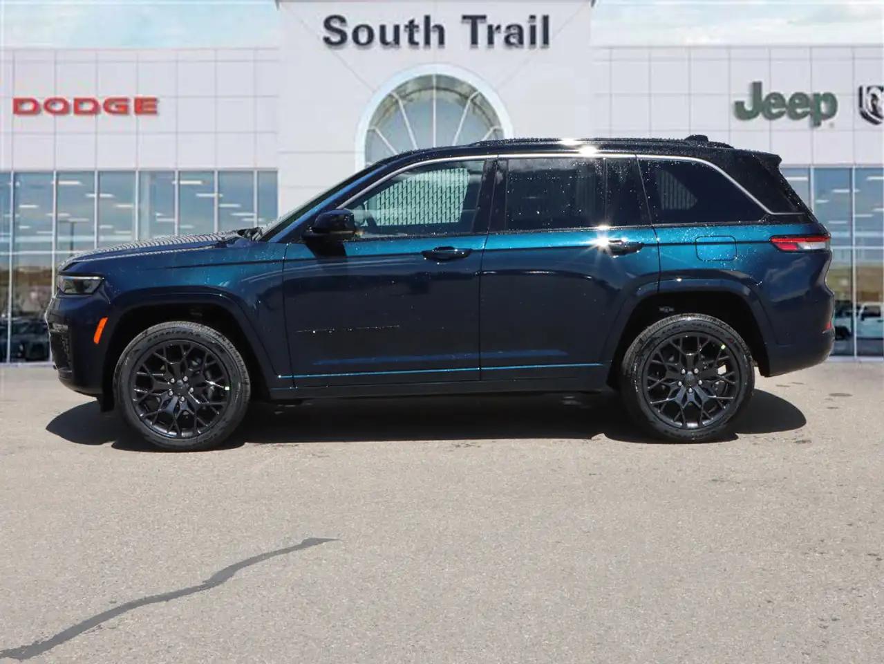 Jeep Grand Cherokee снимка Jeep Grand Cherokee