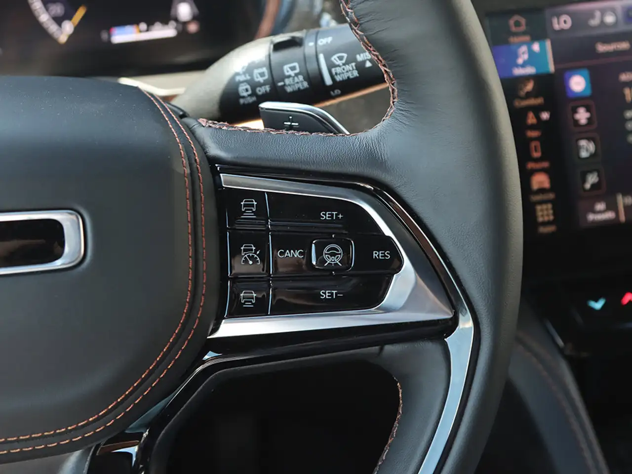 Jeep Grand Cherokee снимка Jeep Grand Cherokee