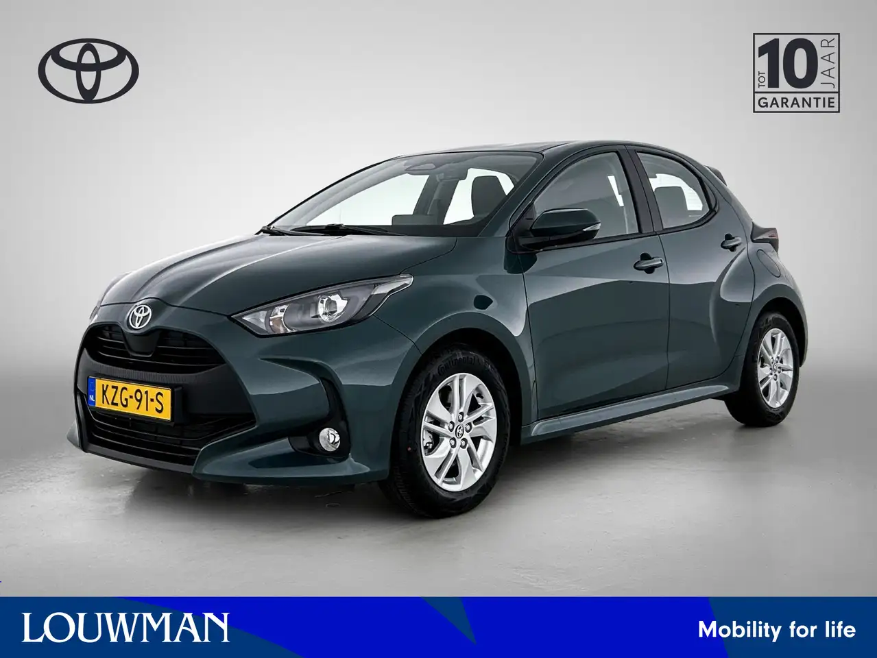 Toyota Yaris 1.5 Hybrid 115 Active 2900,- voordeel! | Carplay | — photo 1 of 40