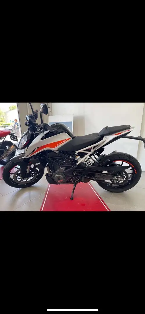 KTM 390 Duke Wit - 2