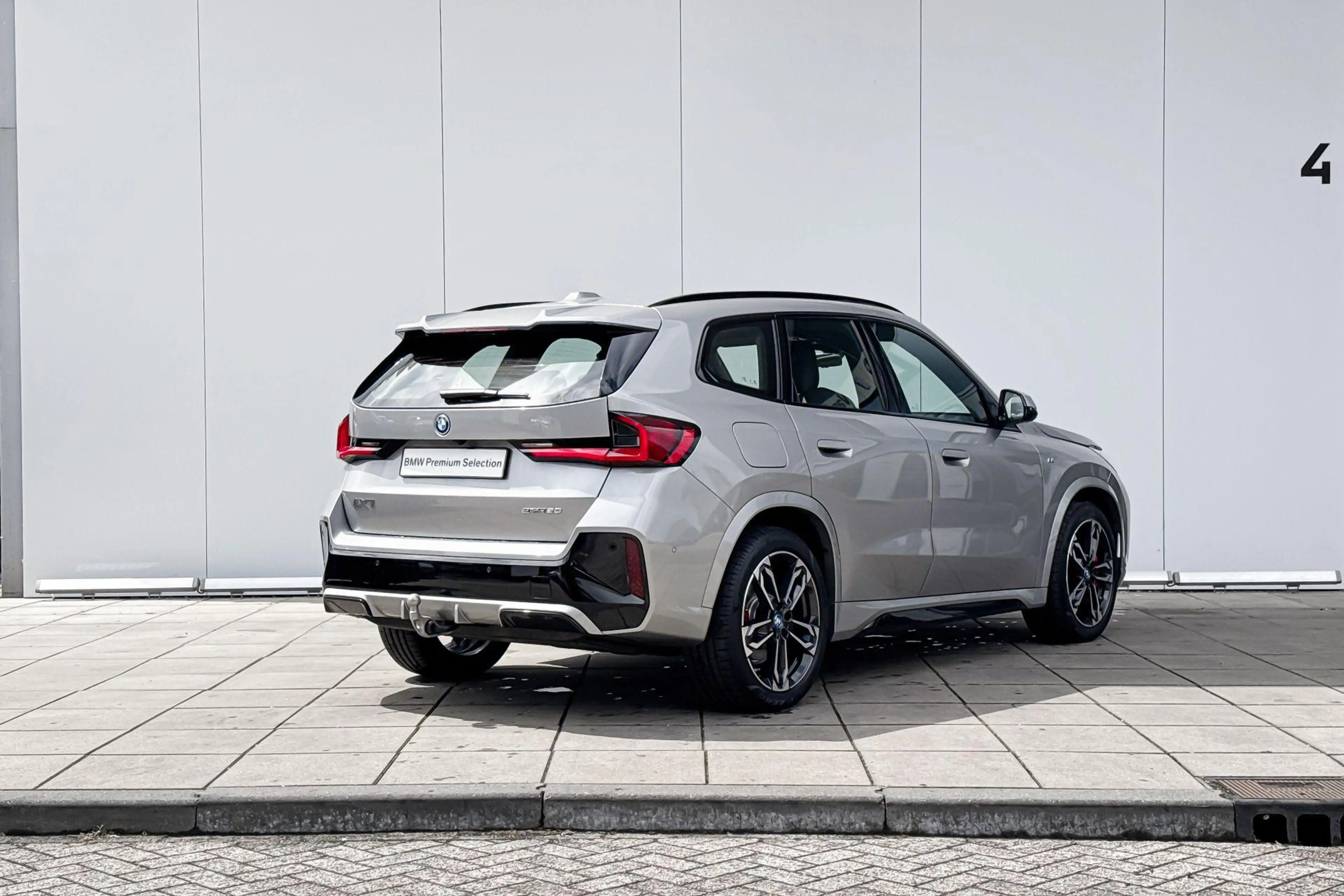 BMW iX1 eDrive20 67 kWh — photo 4