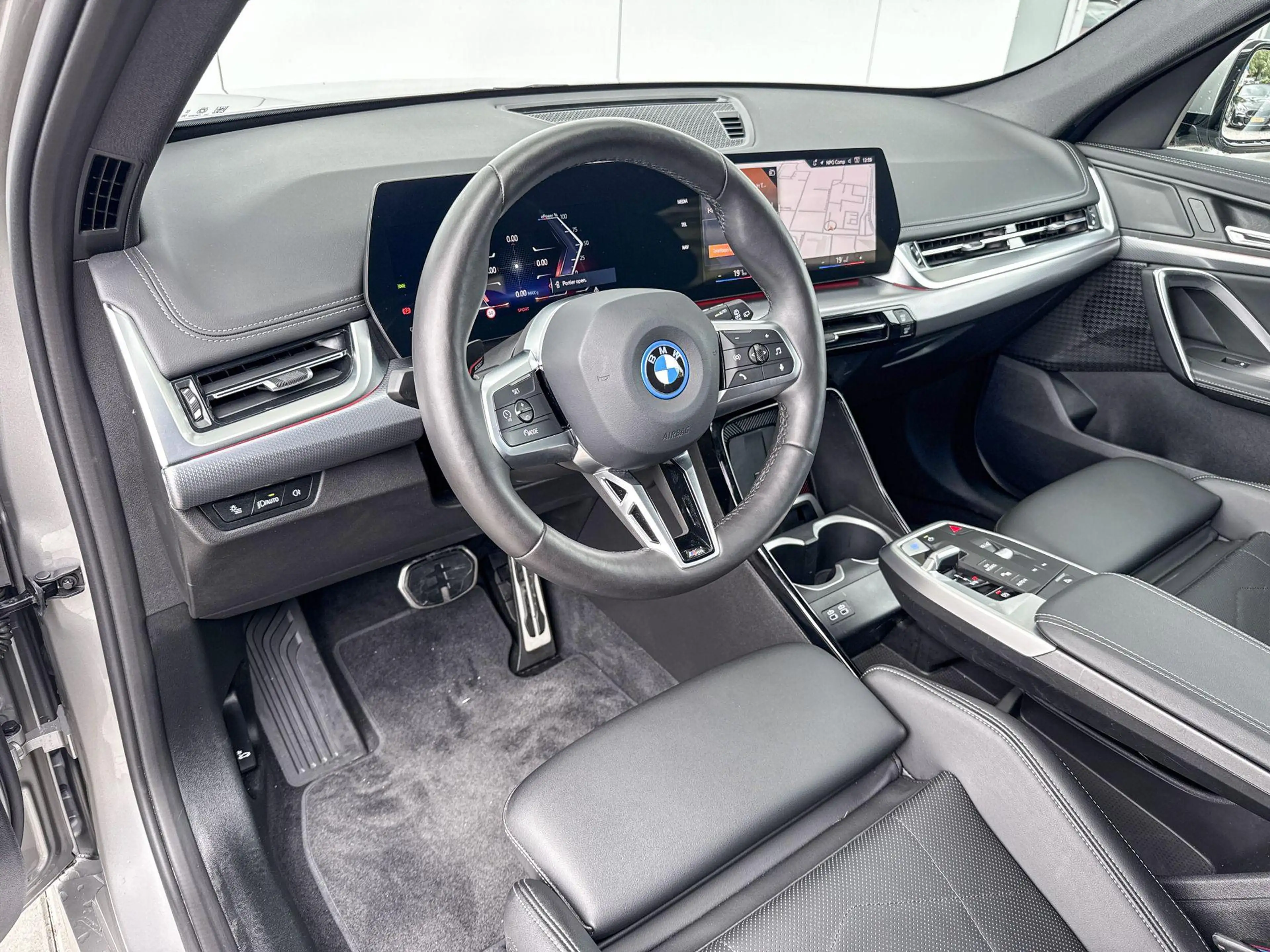 BMW iX1 eDrive20 67 kWh — photo 5