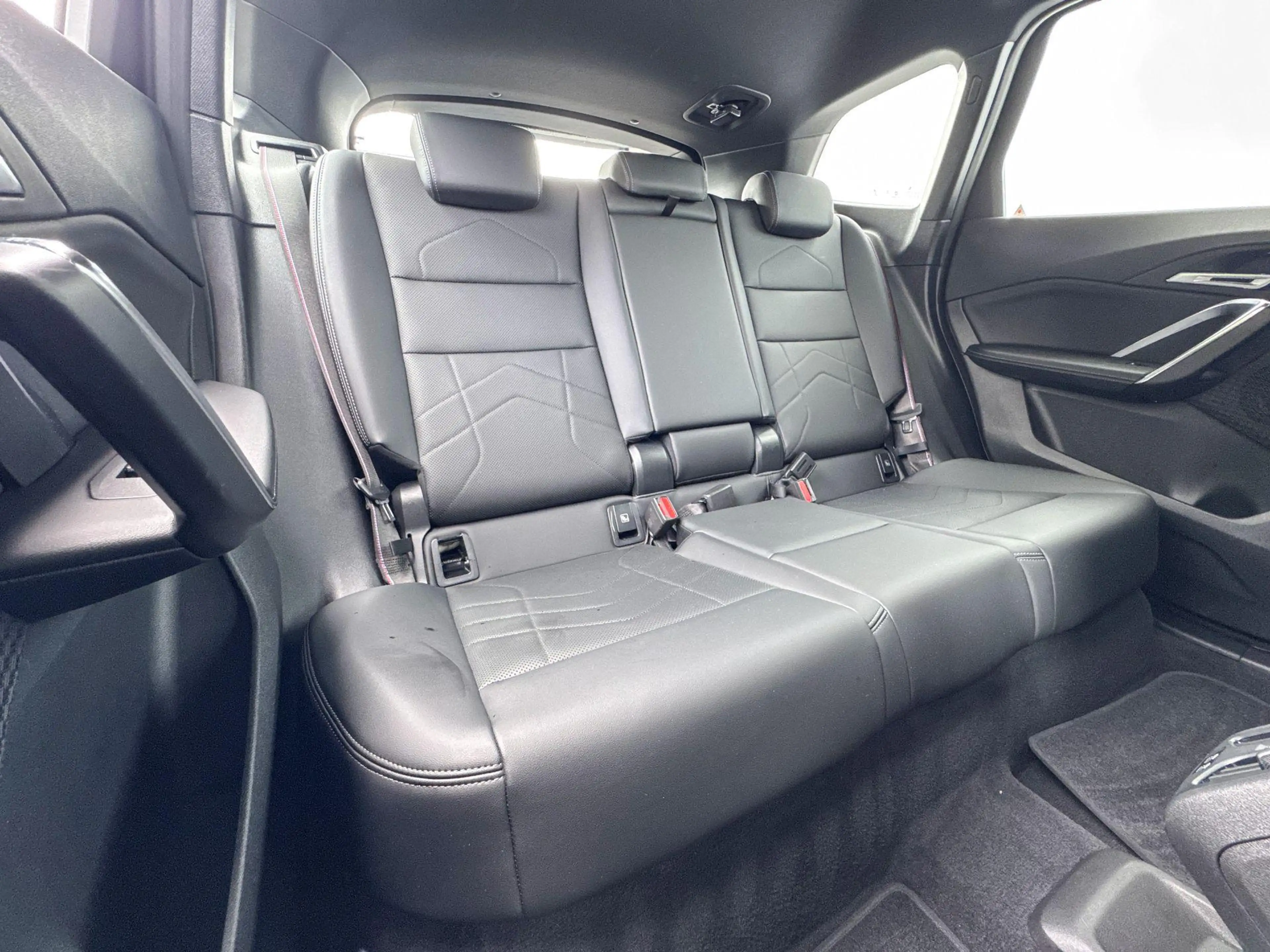 BMW iX1 eDrive20 67 kWh — photo 7