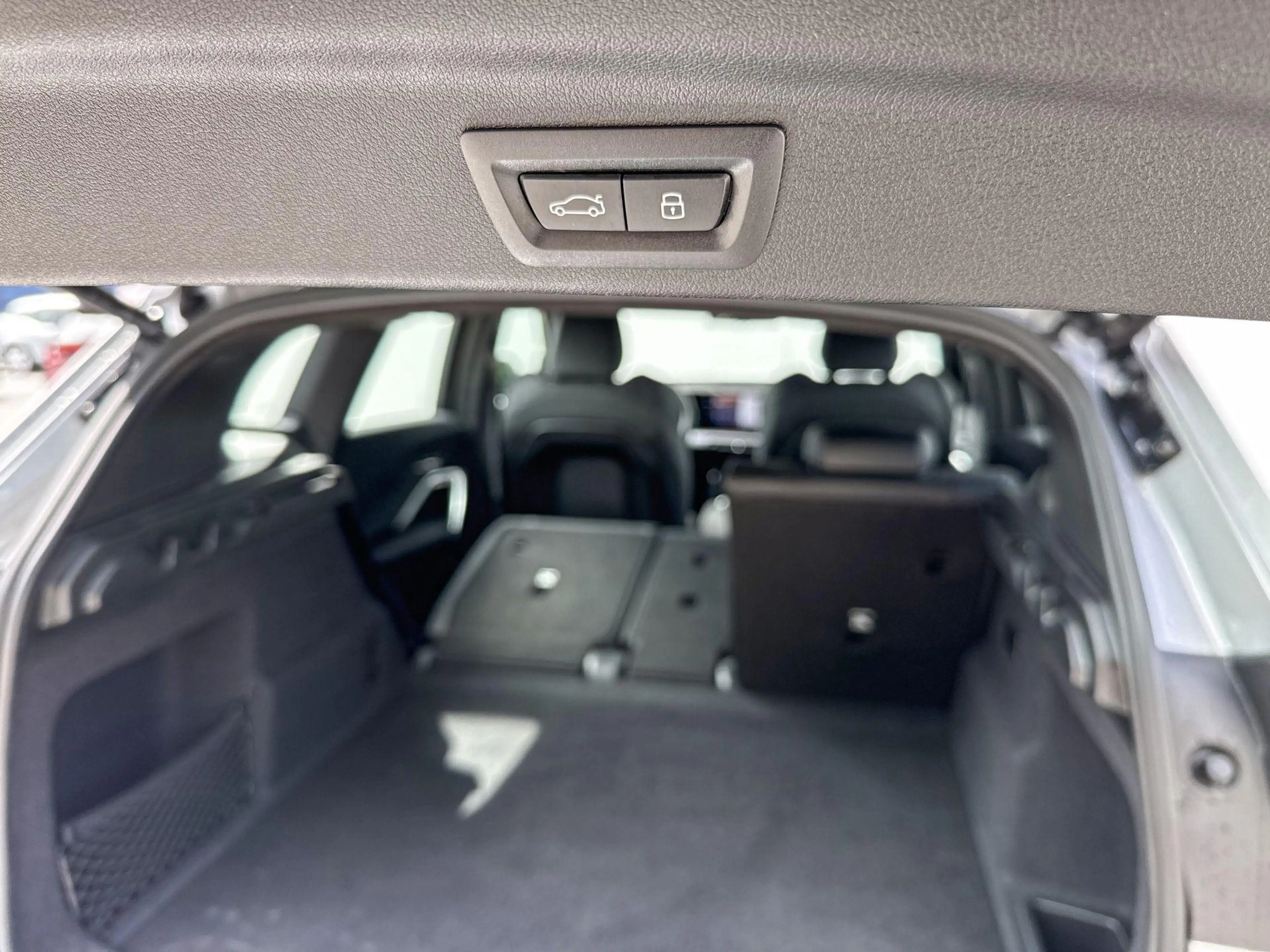 BMW iX1 eDrive20 67 kWh — photo 11