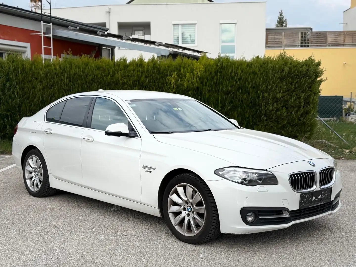 BMW 520 520d xDrive Limousine F10 B47 Weiß - 1