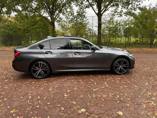 BMW 3 Series view 7